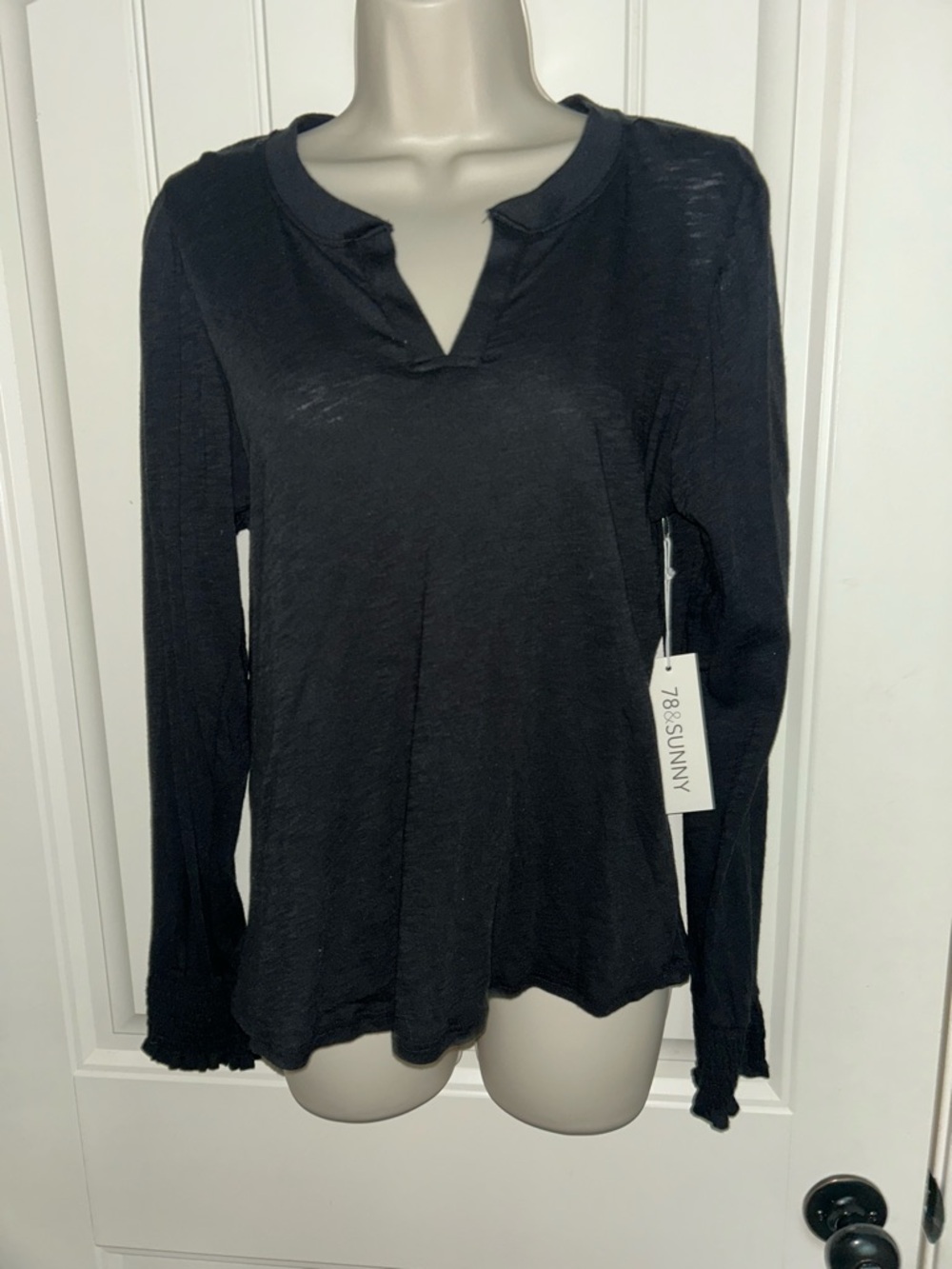 NWT 78&Sunny Sandbar Puff Sleeve Top Black Sz L